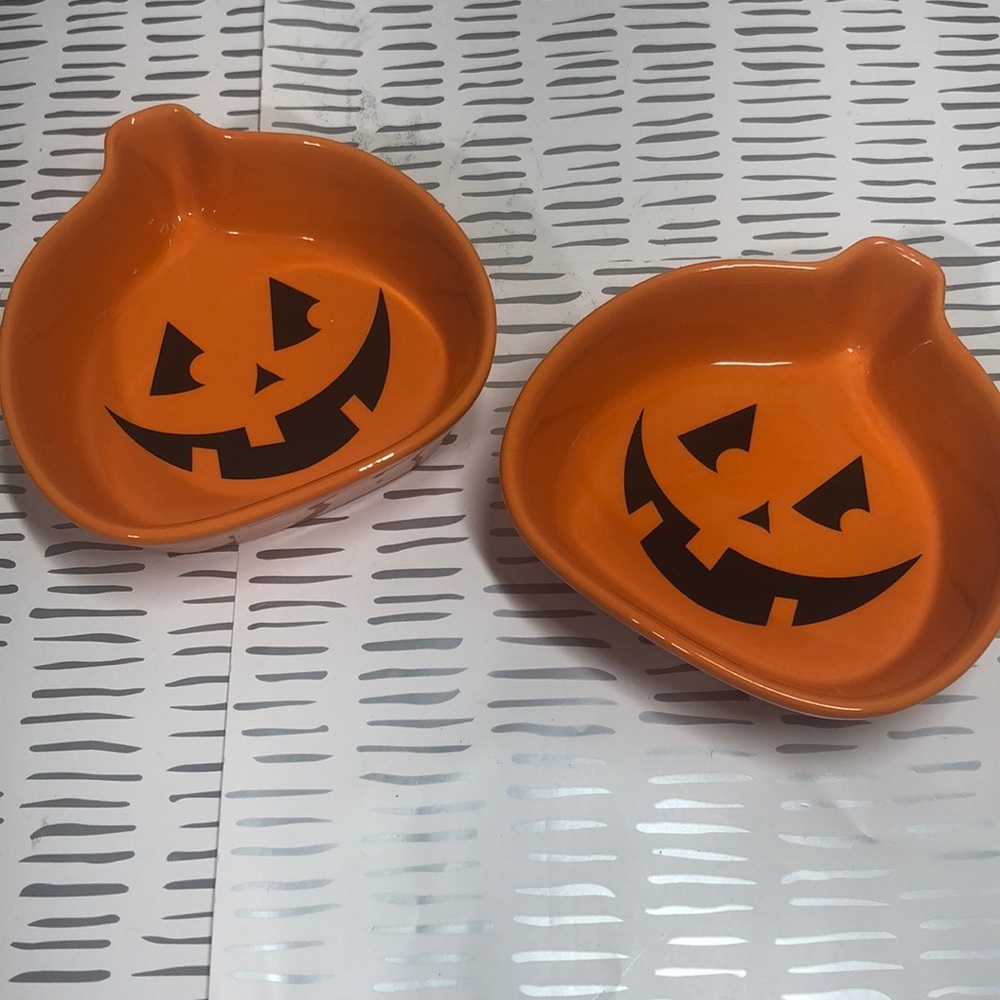 Celebrate it Halloween plates